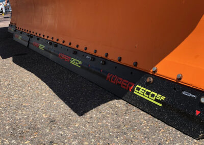 Ceramic core snowplow blades